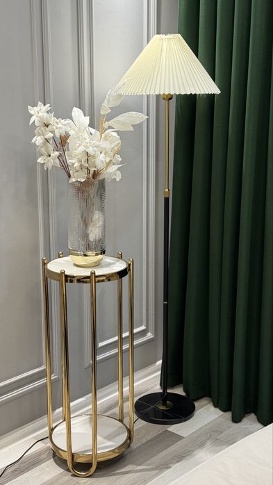 Подставка для ваз или декора Новая!