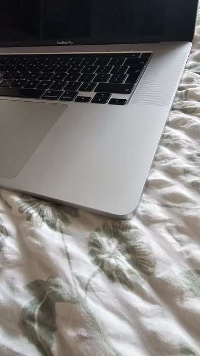 MacBook Pro 16” 2019 | i7 | 16GB RAM | Radeon Pro 5300M