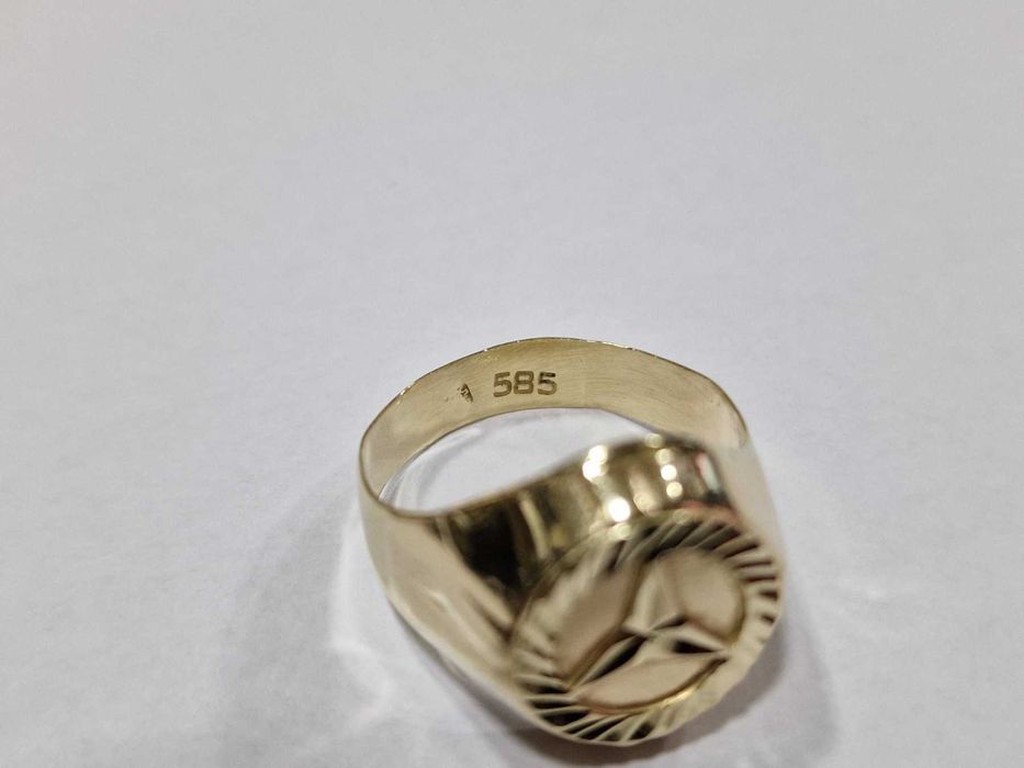Златен пръстен 14К 585 / 4,45 гр.