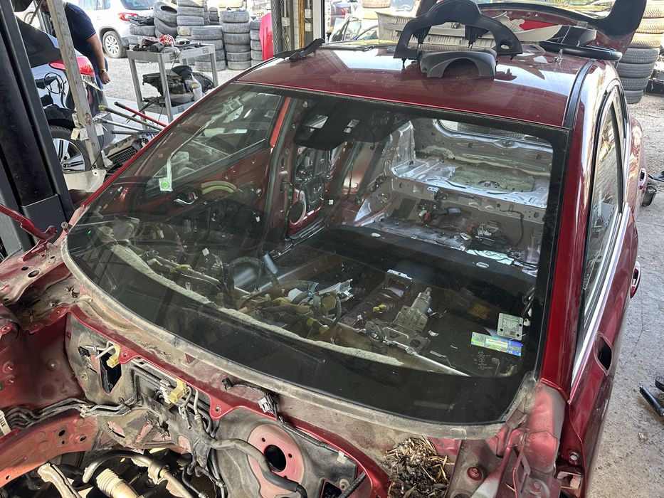 Челно стъкло за Мазда 3 след 2013г.! Със камери,сензори,Head Up!