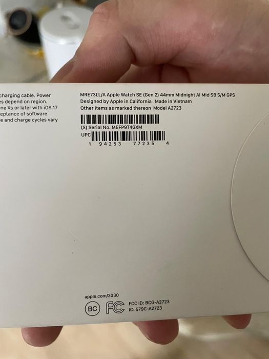 Электронные часы Apple черные