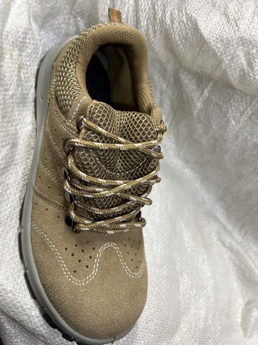 Рабочие ботинки.