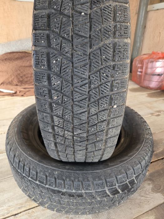 Продам резину на Ниву R16