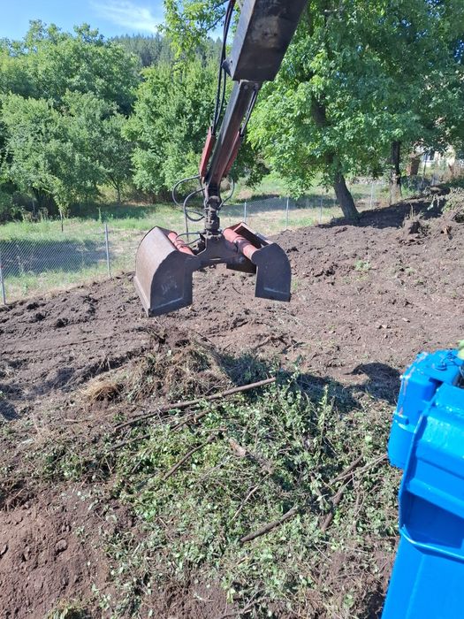 Бързо извозване на храсти и отпадъци с камион  щипка

камион