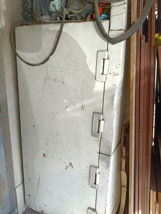 Продам холодильник шкаф советского производства