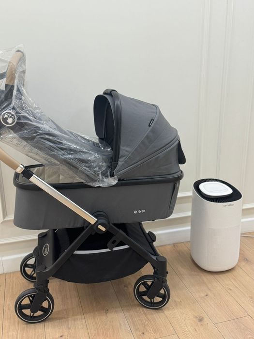 Продам коляску с автокреслом