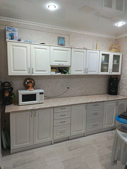 Продам кухинный.