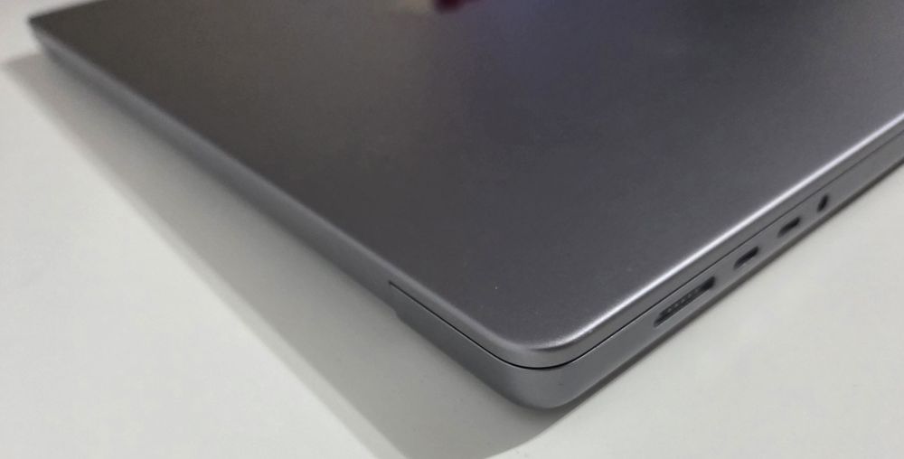 MacBook Pro 2021 M1 Pro 16” – 32 GB RAM, 1TB