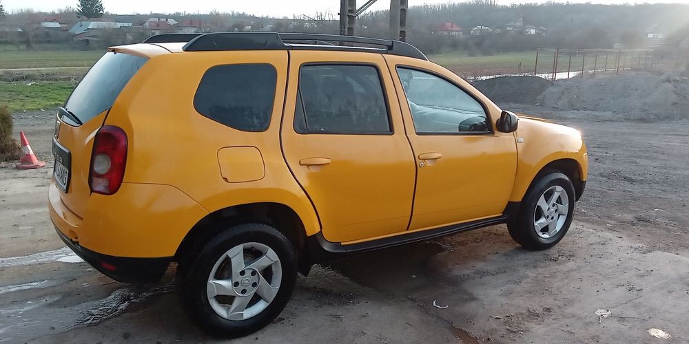 Vând Dacia  Duster 1.5 dci