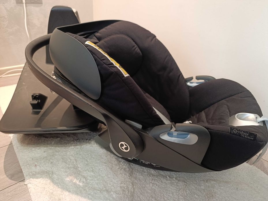 Cybex Cloud Z столче за кола плюс адаптери за количка