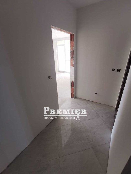 Продава се Четиристаен апартамент в Бургас, Изгрев - 154 кв.м за 1624 €/кв.м - Снимка #2