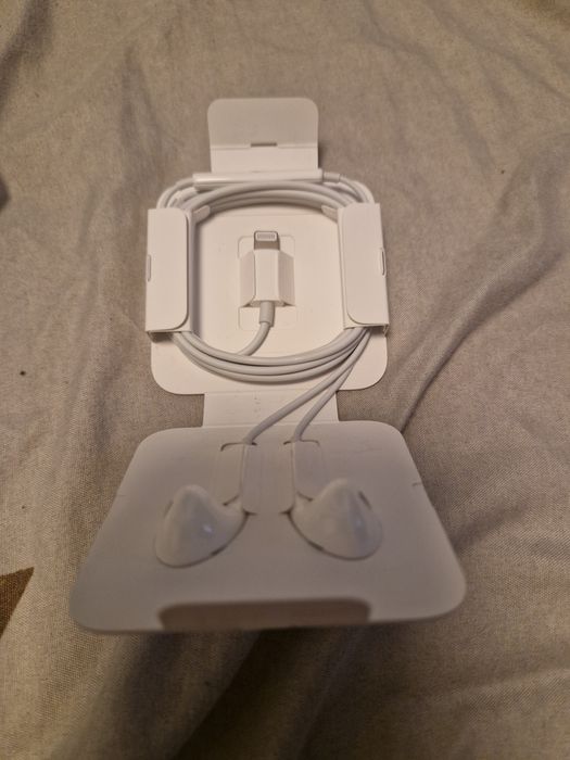 Casti originale Apple