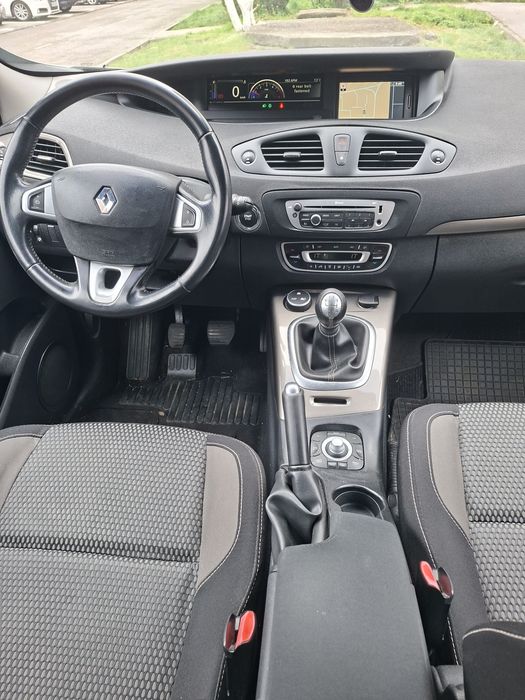 Vând Renault senic x-mode