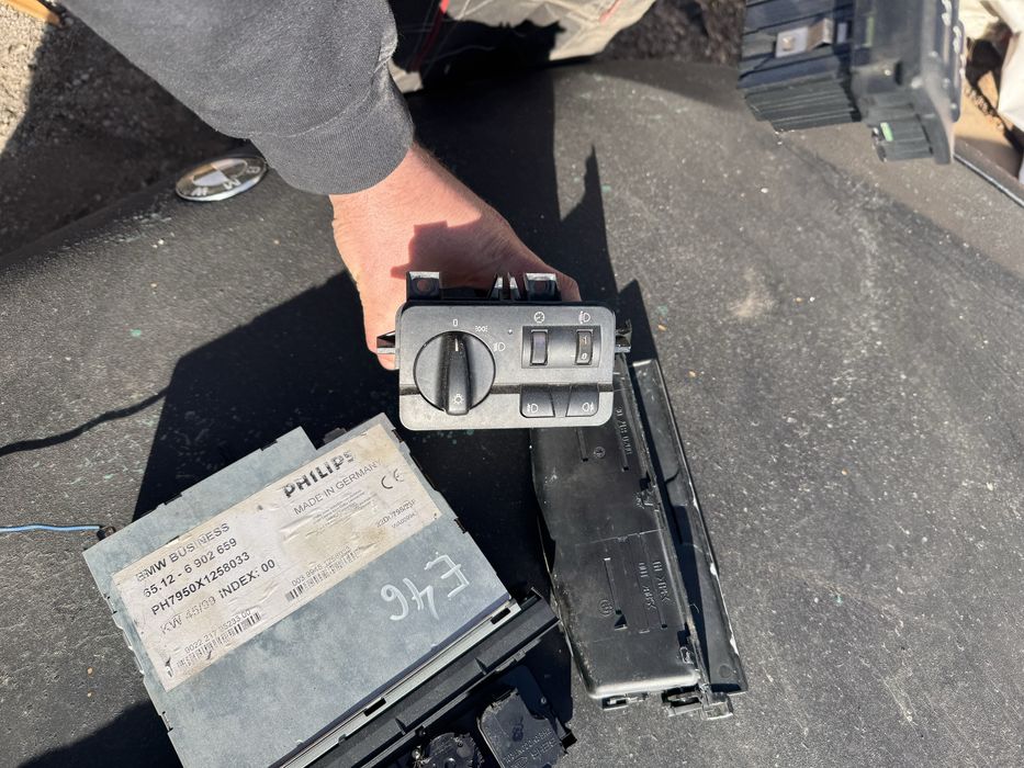 Климатрониви  бутони подгрев ключове за фарове еарбеци  радиа BMW E46