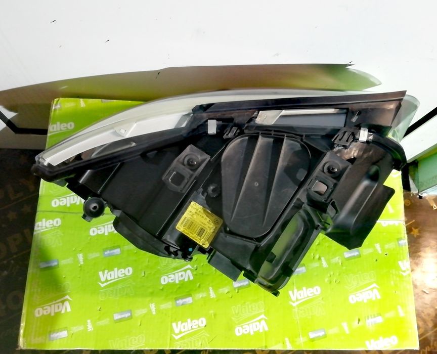 Фар фарове за BMW 3 E92 E93 / БМВ Е92 Е93 Facelift