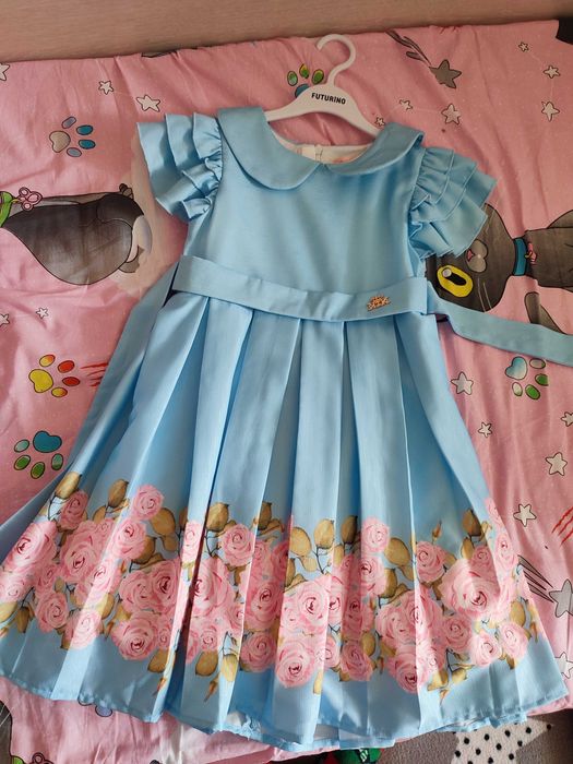 Продам нарядное платье на девочку