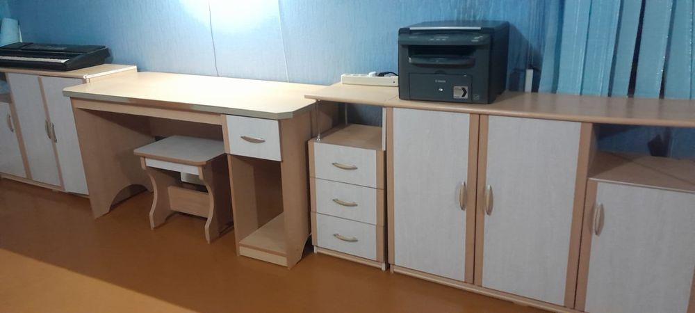 Продаётся комплект мебели