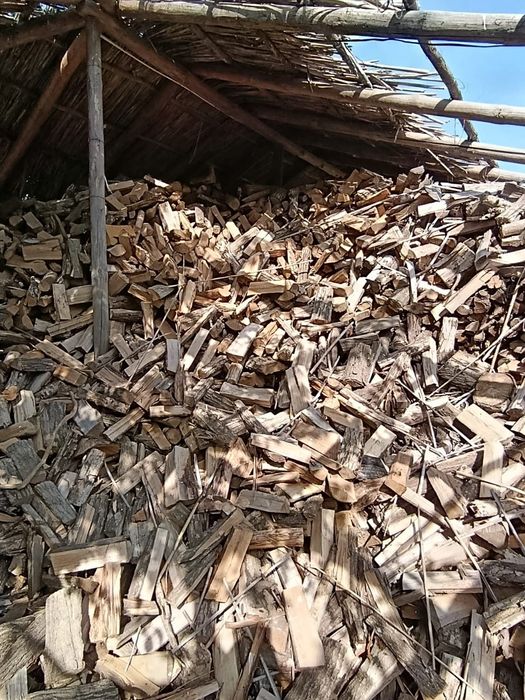Дрова рубленные  . Дайын отын  .