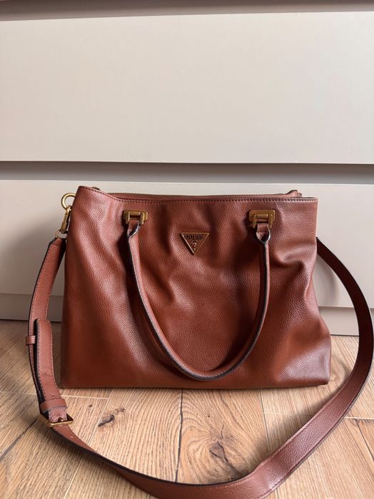 Дамска чанта Guess