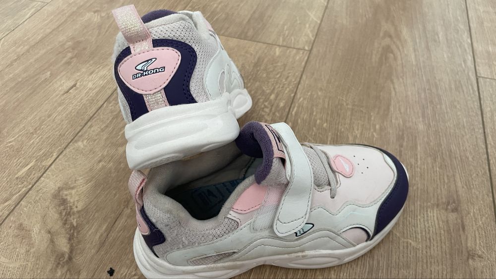 Продам кроссовки