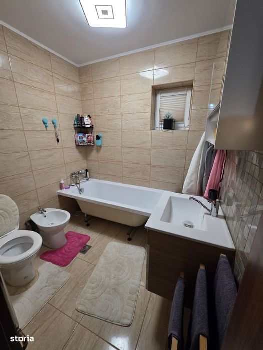 Apartament ci 3 camere decomandate