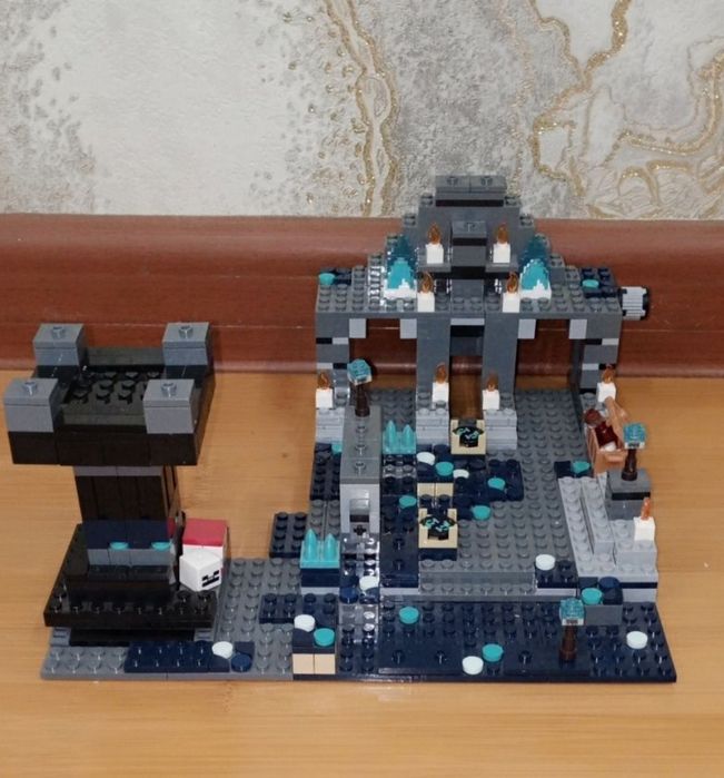 Продам Lego Minecraft The Deep Dark Battle
