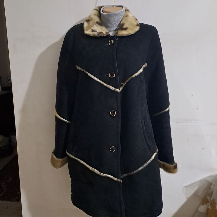 Дублёнку пальто натуральный раз. 48,50. С мехом.цен.700.000сум