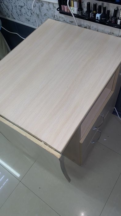 Продам маникюрный стол