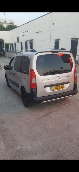 Dezmembrez citroen berlingo motor 1.6 cutie viteze far capota scaun