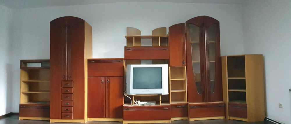 Vand mobila de lux,  lemn de cires