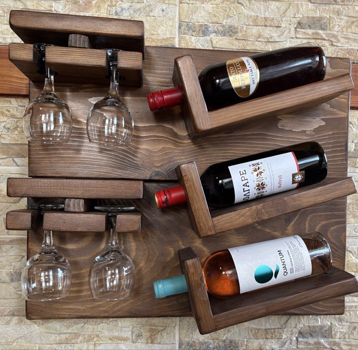 Стенна поставка за вино