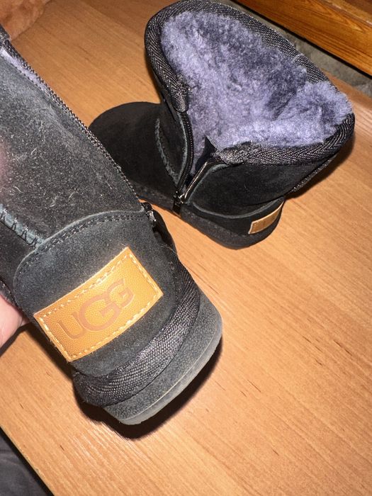 Продам детские угги