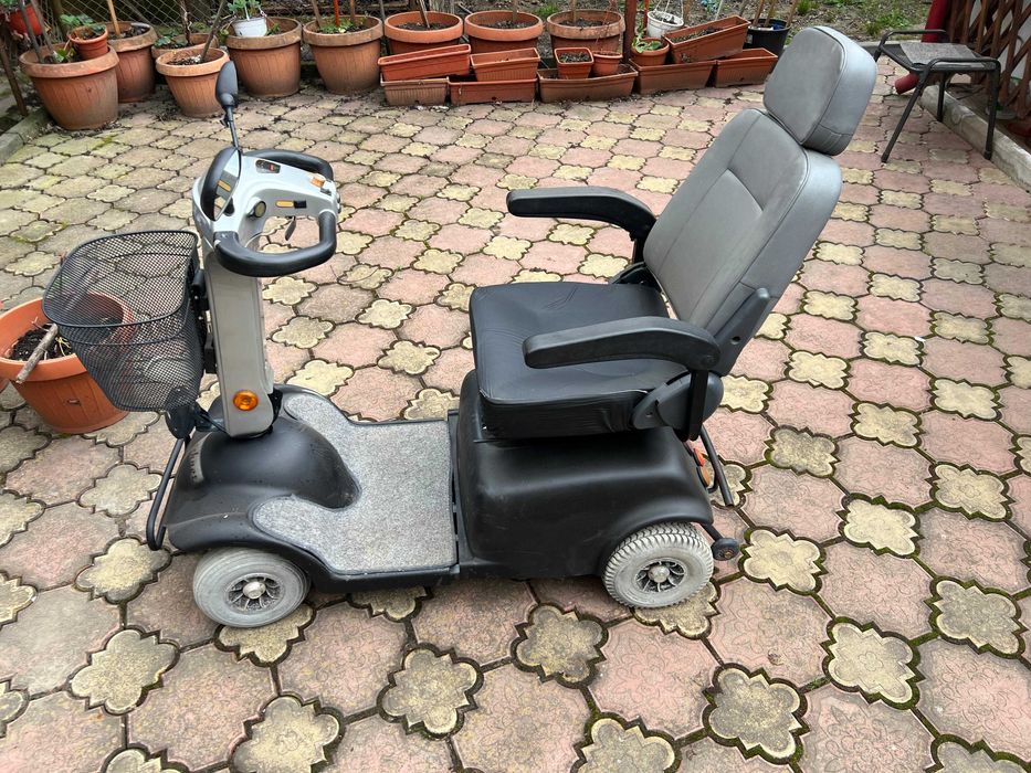Scuter electric pentru persoane cu dizabilitati
