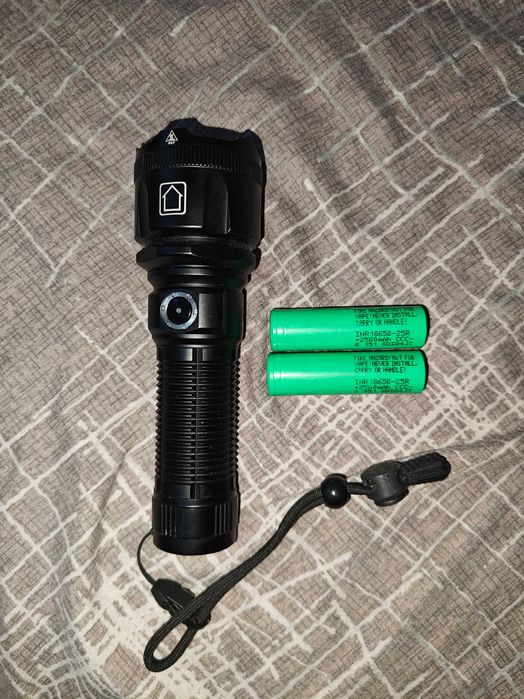 Продавам мощен ръчен фенер