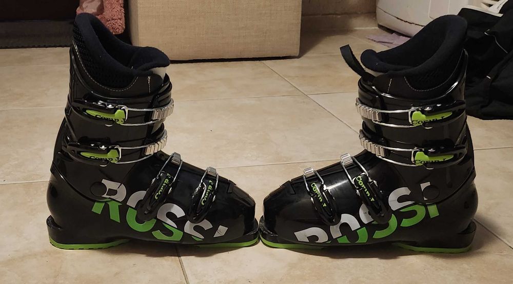 Детска ски екипировка