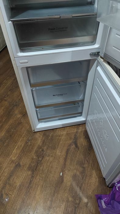 LG холодильник продам