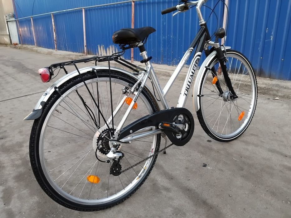 Vând bicicleta Triumph din aluminiu pentru damă