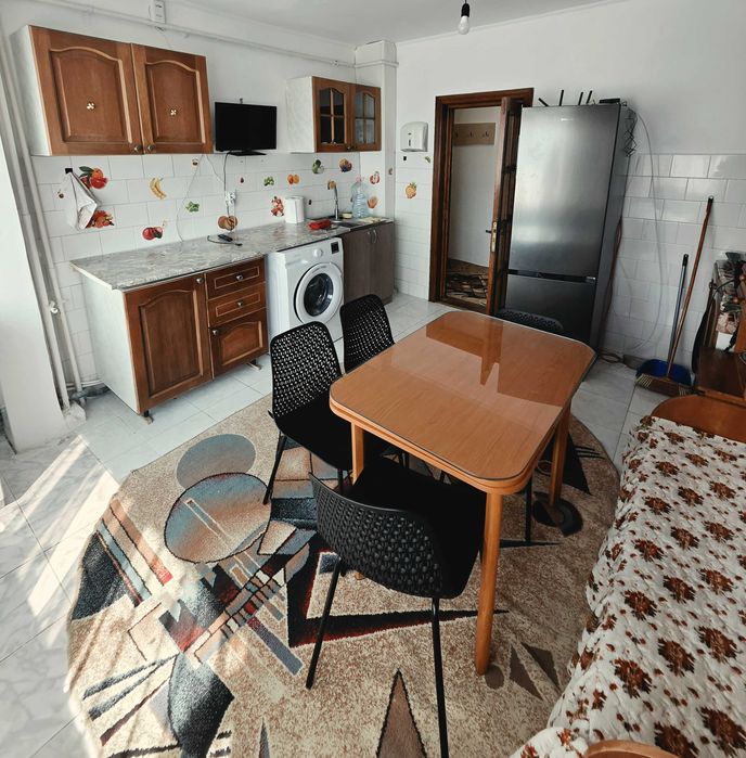 Apartament 2 camere cu centrala proprie de inchiriat