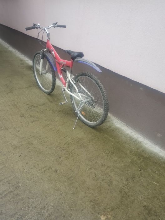 Vînd sau schimb bicicleta