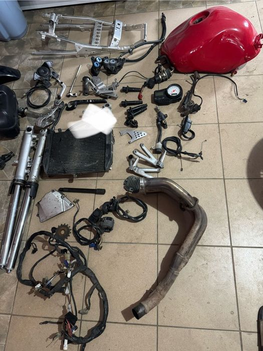 Dezmembrez yamaha r6 1998-2005