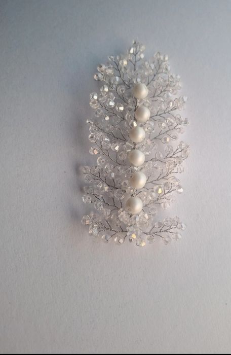 Diadema mireasa, accesoriu par