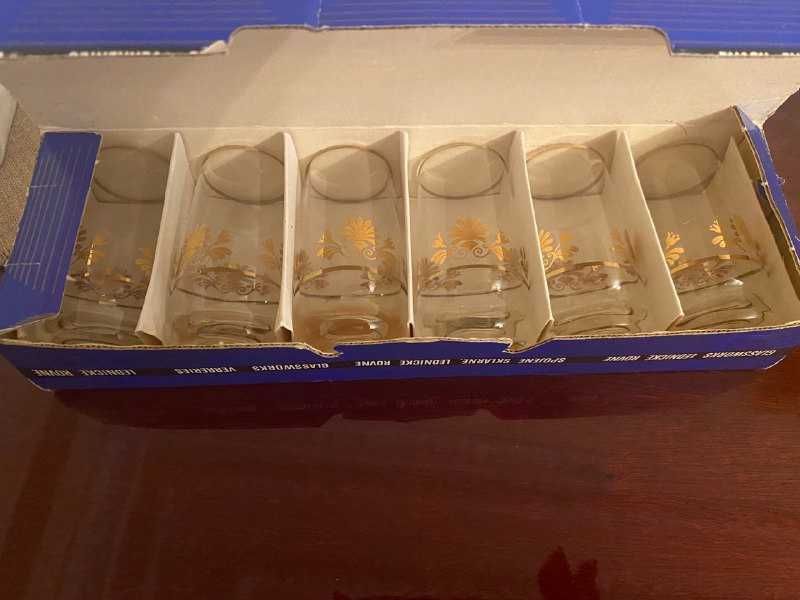 Продаются чешские стопки для водки