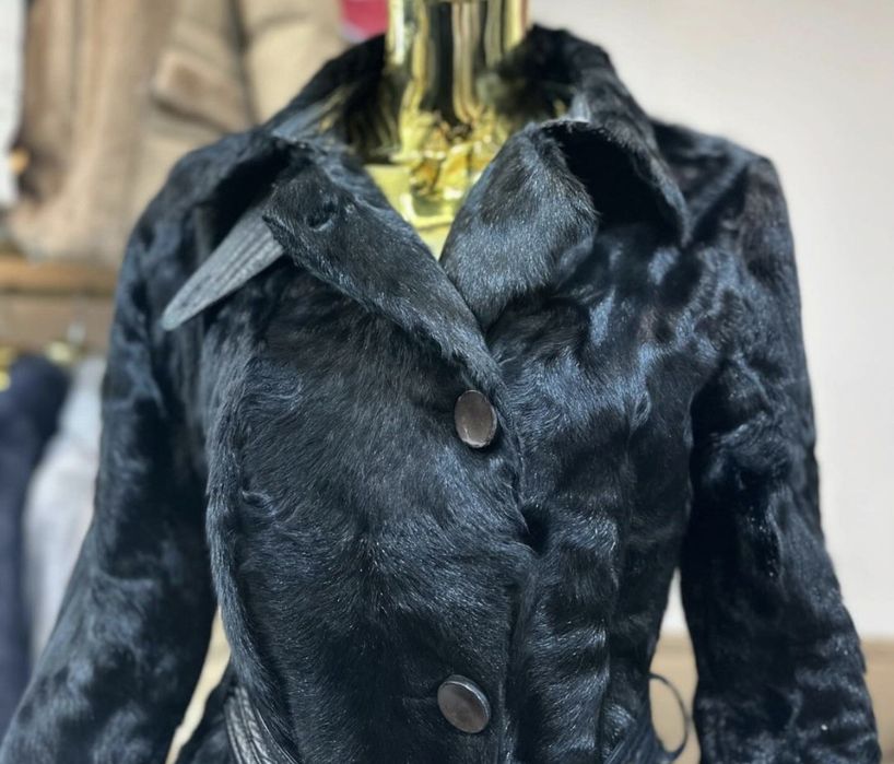Шуба  Valentino оригинал ,мех ягненка