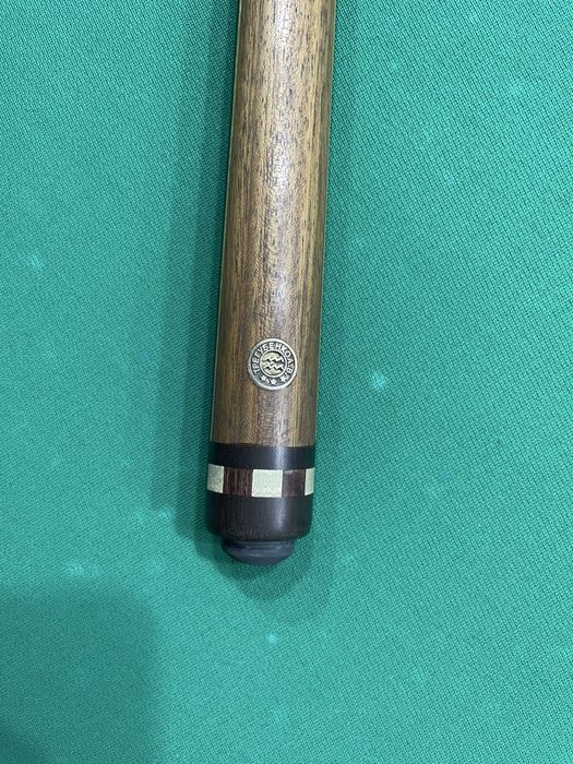 Продаётся Бильярдный Кий