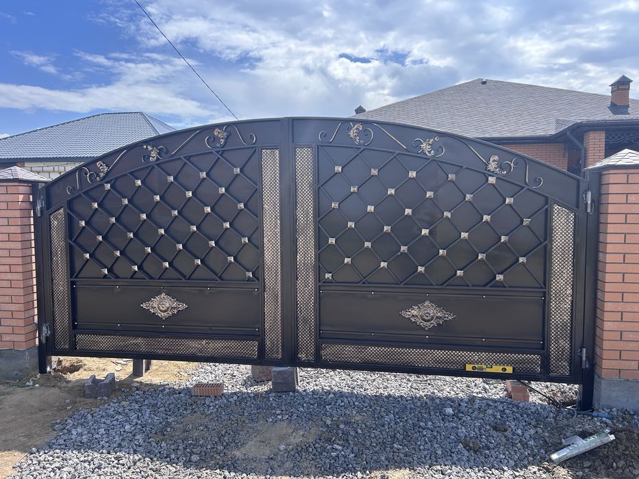 Навесы ,ворота,казырки