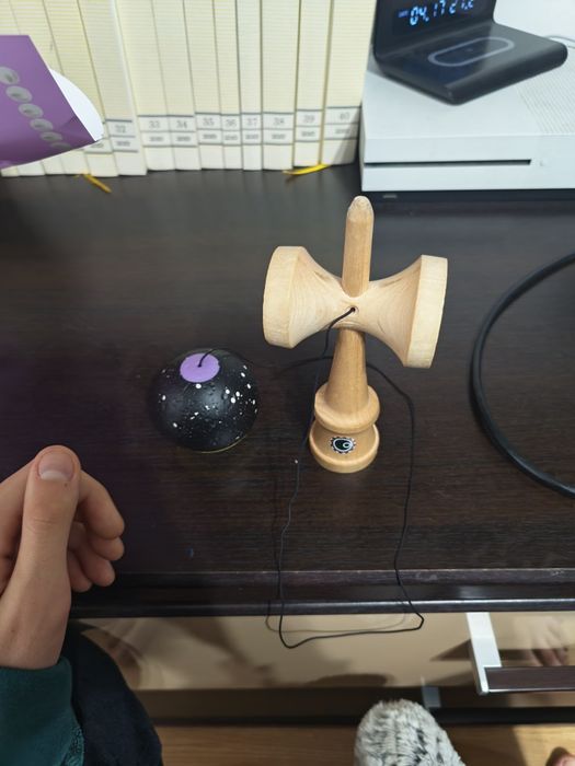 Vând kendama revo semnată de Cojocaru