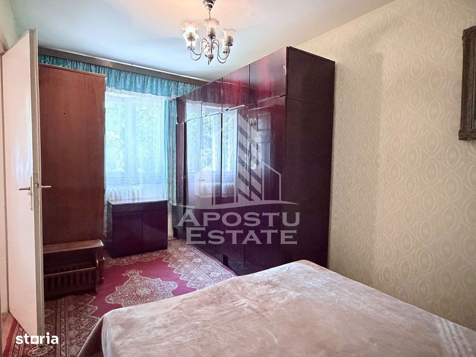 Apartament de vanzare cu doua camere parter Piata Doin Calea Sagului