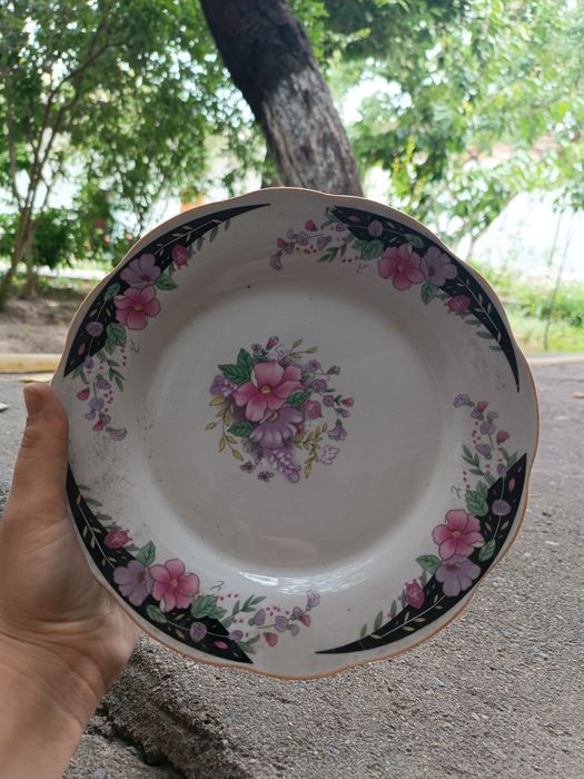 Сотаман Ош товоклар ва чойнак пиела чинни        .