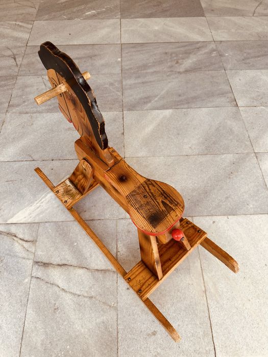 Дървено люлеещо конче – ръчна изработка, донесено от Швеция