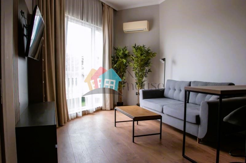 Продава се Двустаен апартамент в Варна, Бриз - 140 кв.м за 1640 €/кв.м - Снимка #2